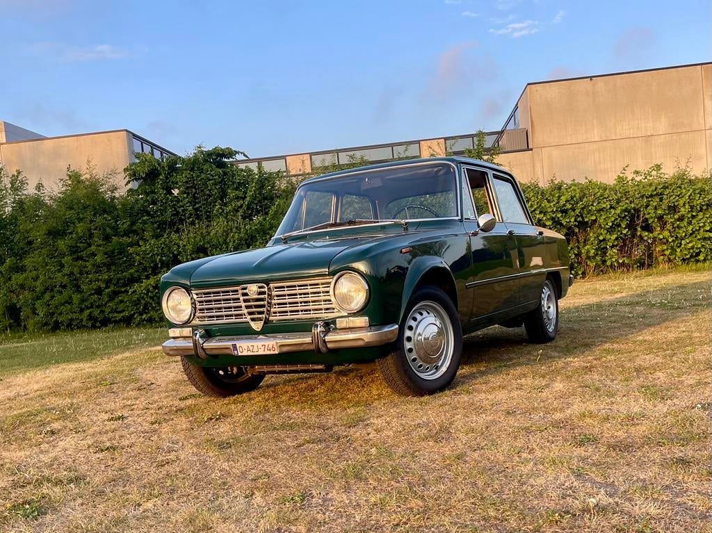 Alfa Romeo Giulia 1300 1966, Auto's, Alfa Romeo, 4 cilinders, Bruin, Sedan, 1300 cc