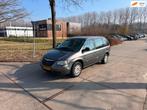 Chrysler Voyager 2.4i SE 7P.Navi.DVD, Auto's, Chrysler, Voorwielaandrijving, Elektrische ramen, 450 kg, Gebruikt