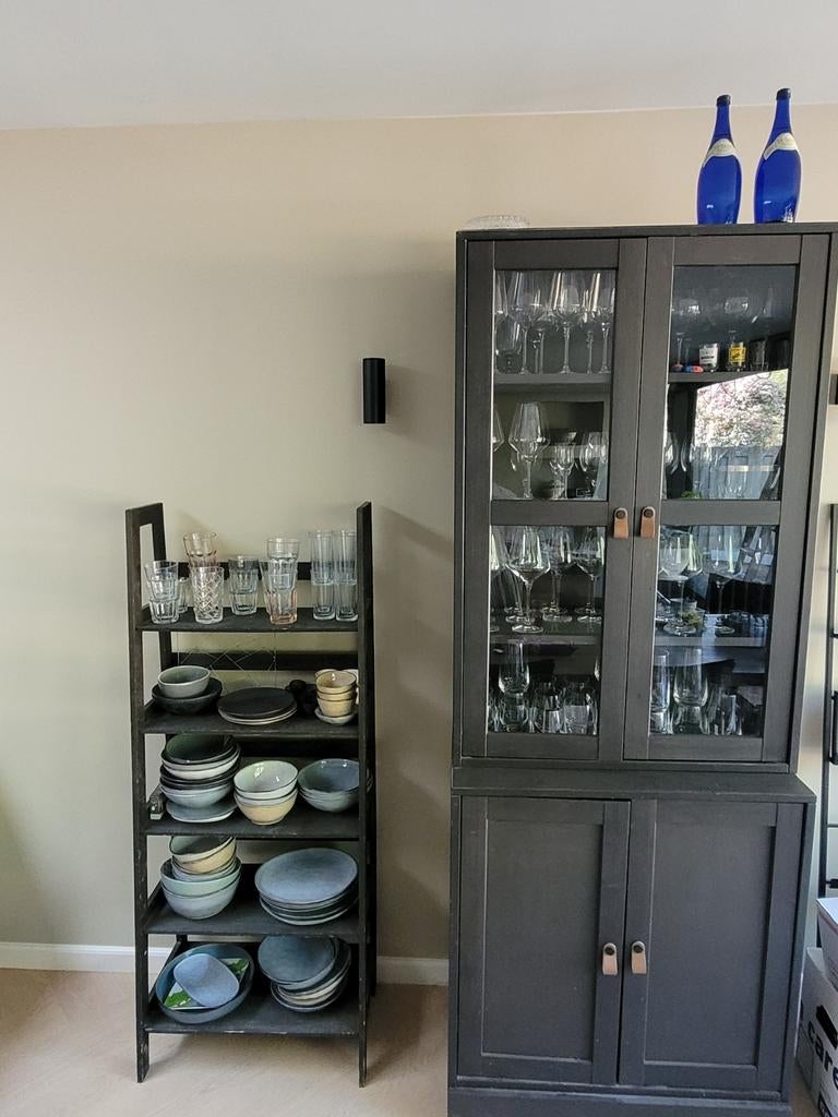 Zwarte Vitrinekast IKEA, Huis en Inrichting, Ophalen, Modern, functioneel, Glas, 50 tot 100 cm