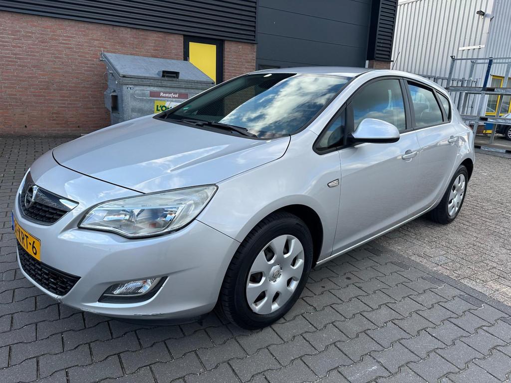 Opel Astra 1.4 Edition, Voorwielaandrijving, Euro 5, Gebruikt, 4 cilinders
