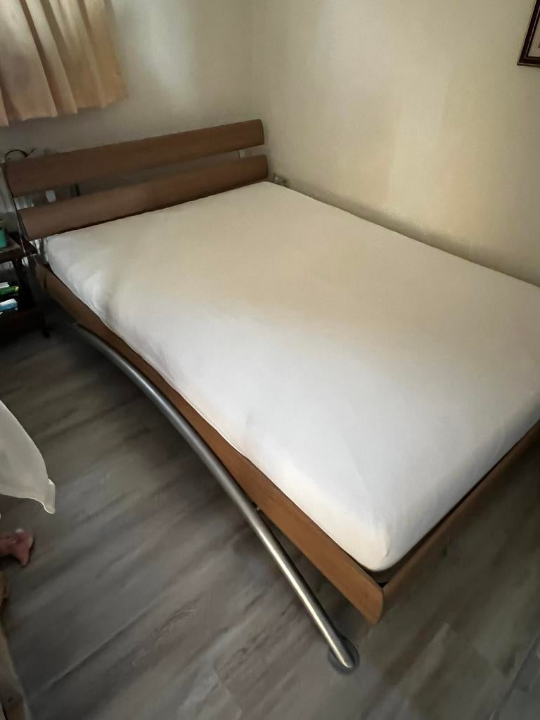 Gratis ophalen! Tweepersoons Bed 1.40 x 2.00, Ophalen, Gebruikt, Bruin, Tweepersoons