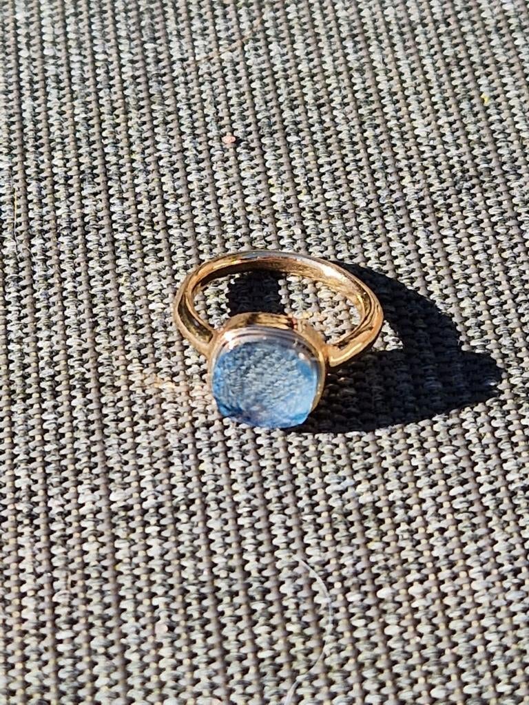Nieuw goud verguld ring gefacetteerd blauwe steen, Sieraden, Tassen en Uiterlijk, Ringen, 19 tot 20, Nieuw, Ophalen of Verzenden