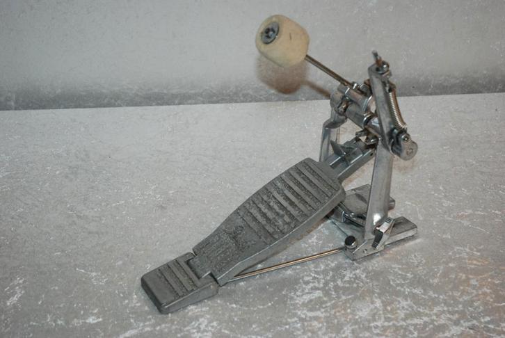 Pearl basdrumpedaal    <26260509>, Muziek en Instrumenten, Instrumenten | Onderdelen, Gebruikt, Drums of Percussie, Ophalen of Verzenden