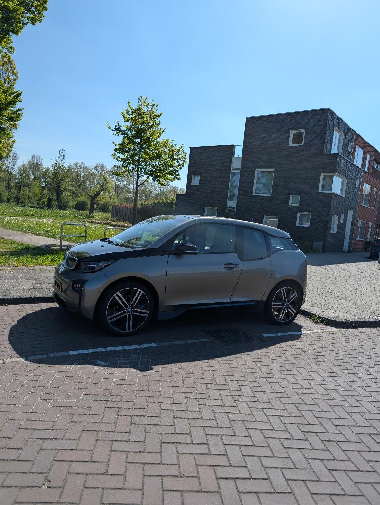 BMW i3 2e eig. 33KW High Executive Leer H&K snellader Panora, Auto's, BMW, Automaat, Achterwielaandrijving, Euro 6, 4 stoelen