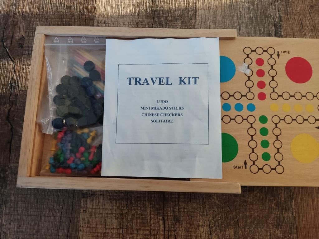 Travel kit ludo – mens erger je niet mini mikado sticks chin, Hobby en Vrije tijd, Gezelschapsspellen | Bordspellen, Zo goed als nieuw