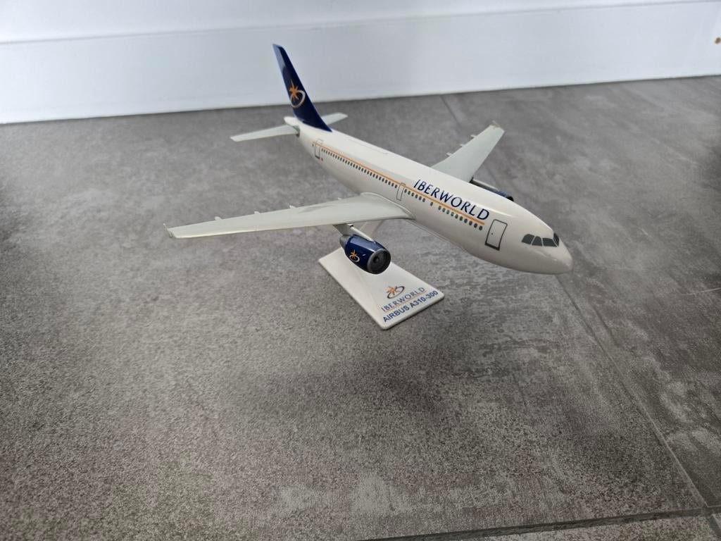 Iberworld Airbus A330 Schaalmodel, Ophalen of Verzenden, Zo goed als nieuw, Schaalmodel