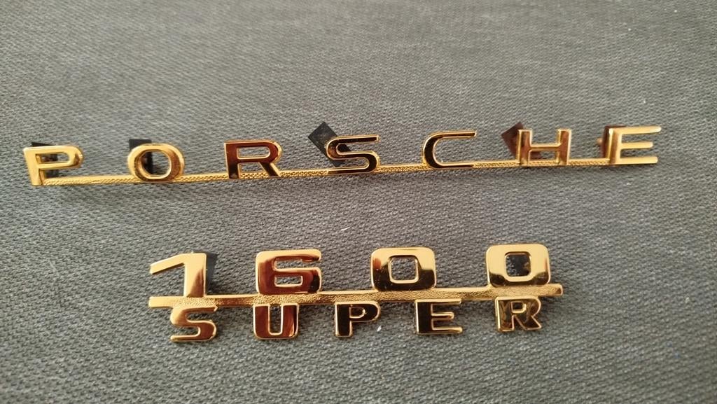Porsche 356 logos speedster goudkleurig, Ophalen, Porsche