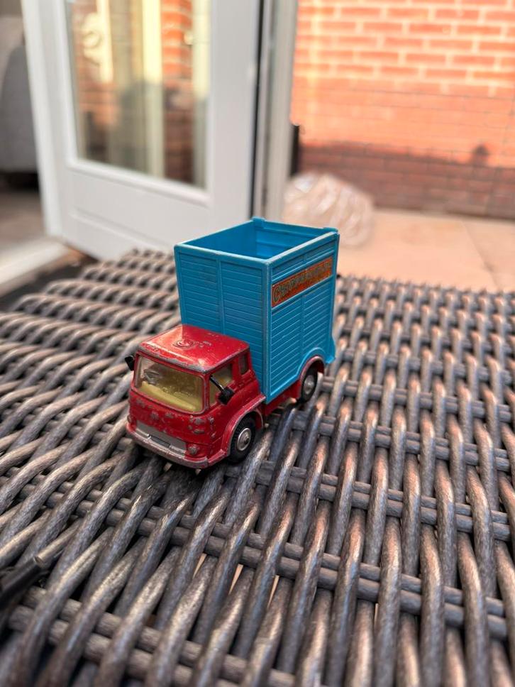 Corgi Toys 503 Chipperfields, Hobby en Vrije tijd, Modelauto's | 1:87, Gebruikt, Bus of Vrachtwagen, Corgi, Ophalen of Verzenden