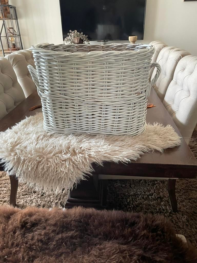 Landelijke witte rotan ovale paraplu / vensterbank mand, Gebruikt, Mand, Ophalen of Verzenden, Riet