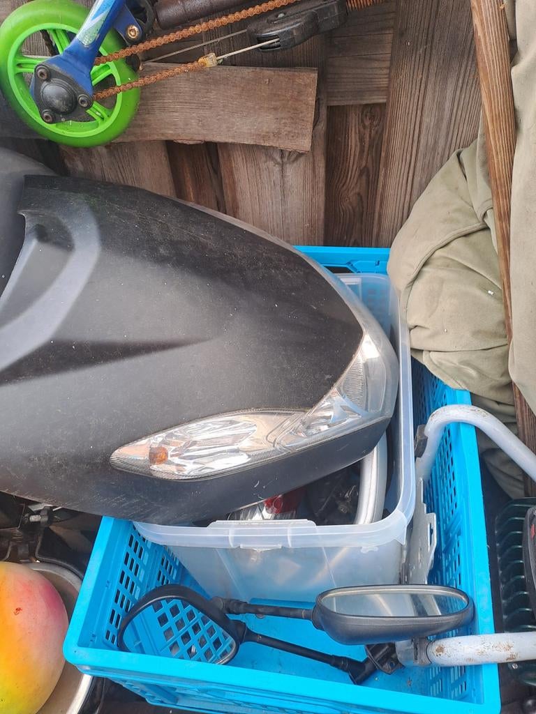 Koplamp Voorvork  div. kappen Peugeot kisbee, Ophalen of Verzenden, Gebruikt, Benzine, Overige modellen