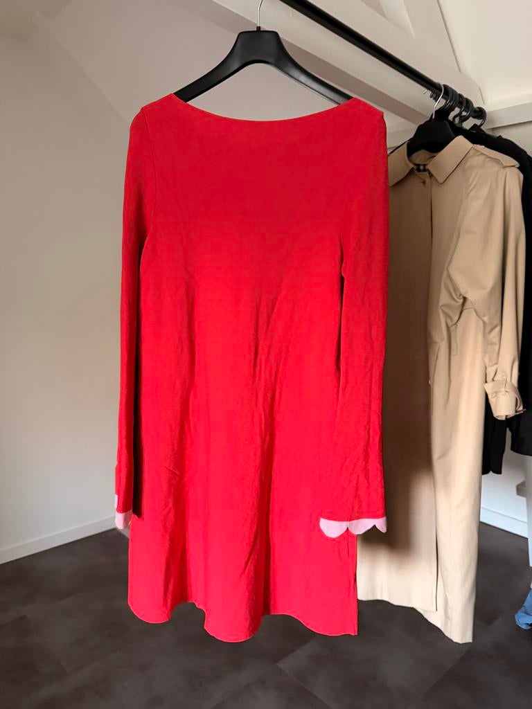 Valentino Crepe Couture Scallop-Trim Dress | rood | maat L, Maat 42/44 (L), Ophalen of Verzenden, Zo goed als nieuw, Knielengte