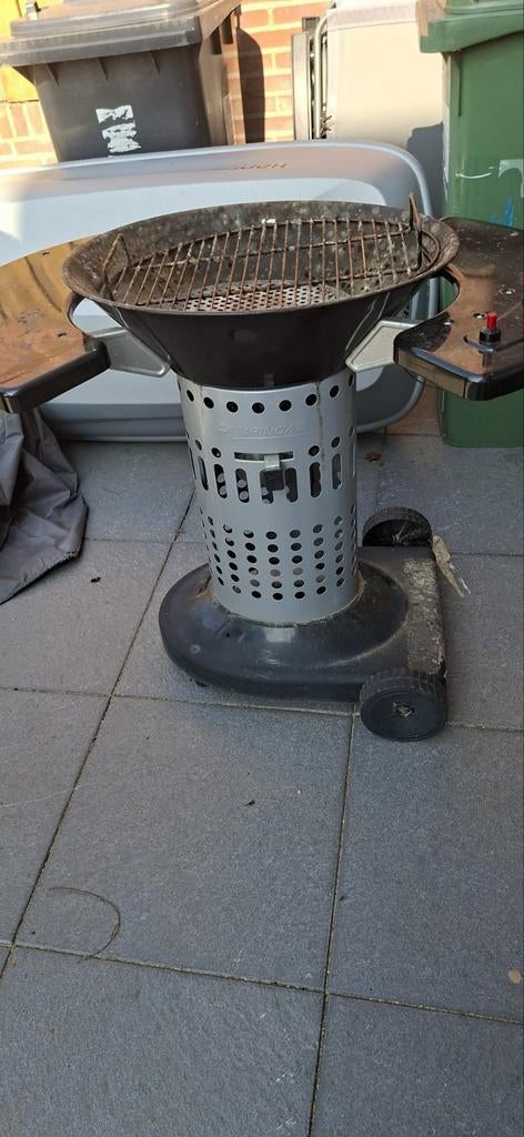 Campingaz barbecue met wielen, Ophalen