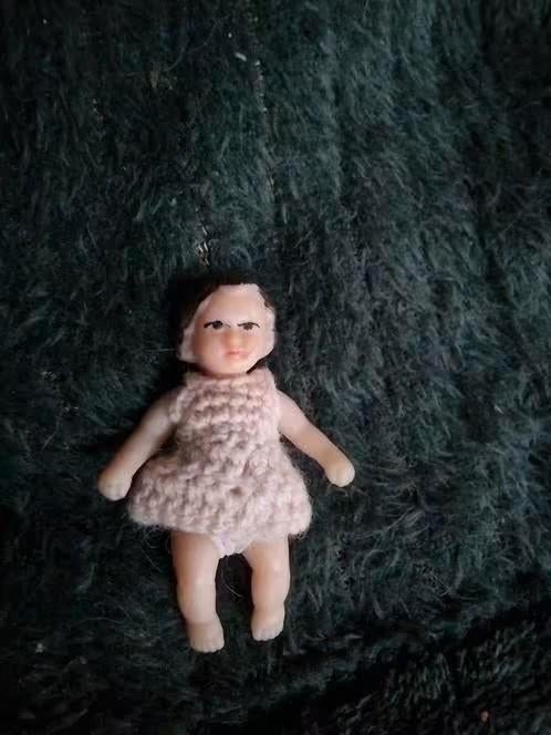 poppenhuis miniaturen ari popje nr 165, Verzamelen, Poppenhuizen en Toebehoren, Ophalen of Verzenden, Zo goed als nieuw, Poppenhuis