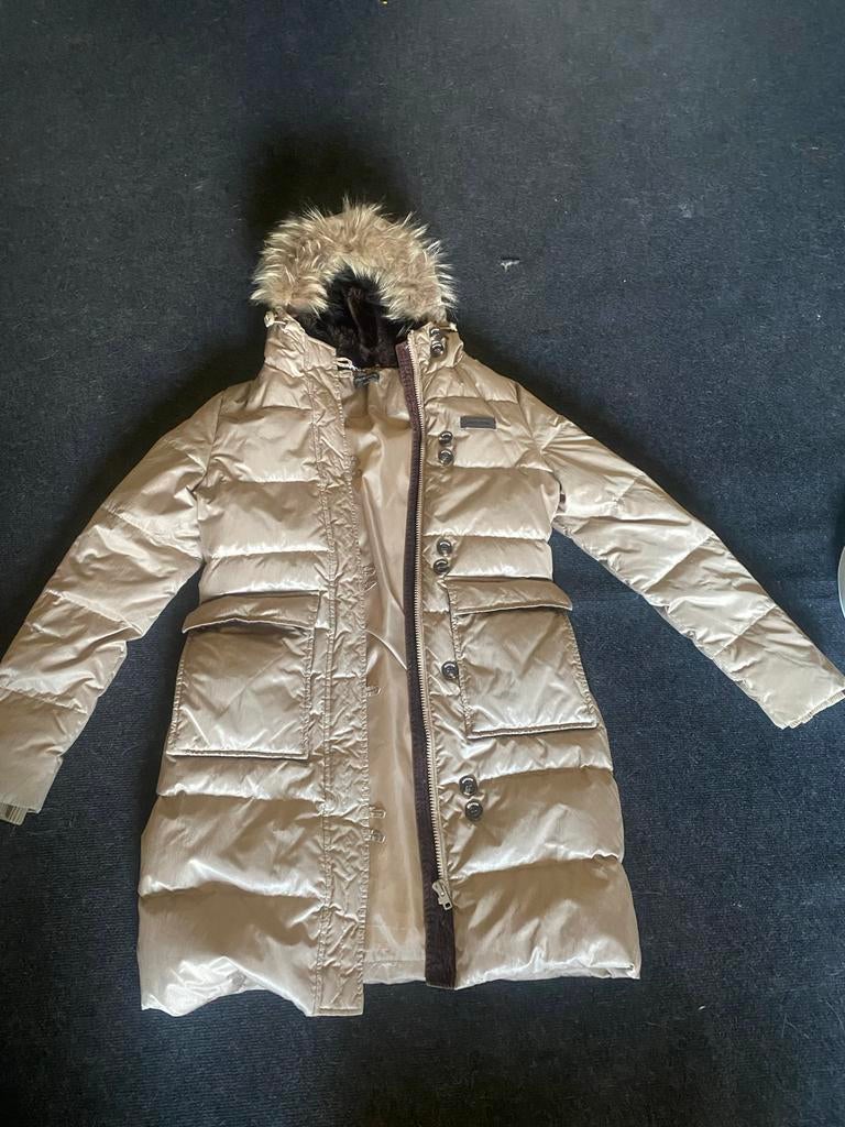 Moscow jas maat L - Nieuwstaat, Kleding | Dames, Jassen | Winter, Ophalen of Verzenden, Nieuw, Maat 42/44 (L), Beige