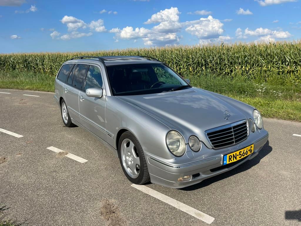 Zeer nette Mercedes-benz e430 v8 full options youngtimer, Automaat, Achterwielaandrijving, Leder, Stationwagon
