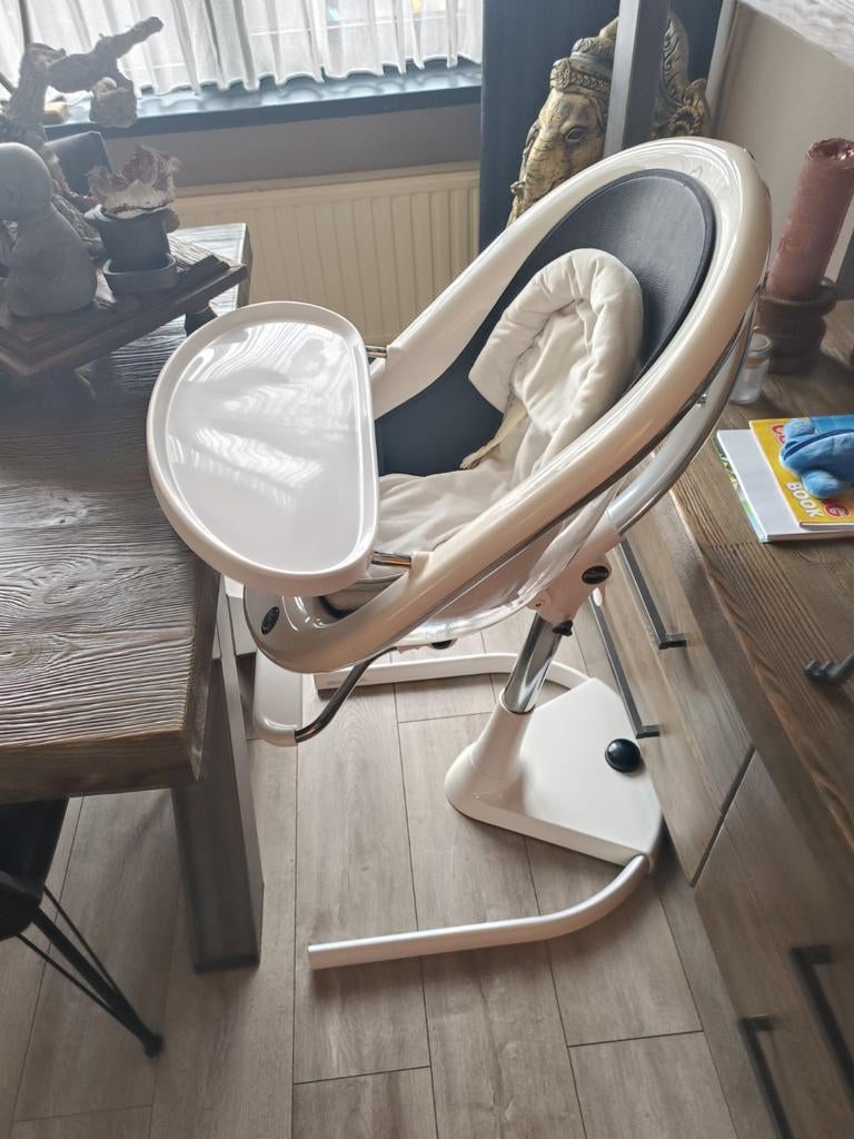 Mima Moon Eetstoel - Stijlvol en Functioneel, Ophalen, Zo goed als nieuw, Meegroeistoel, Gordel(s)