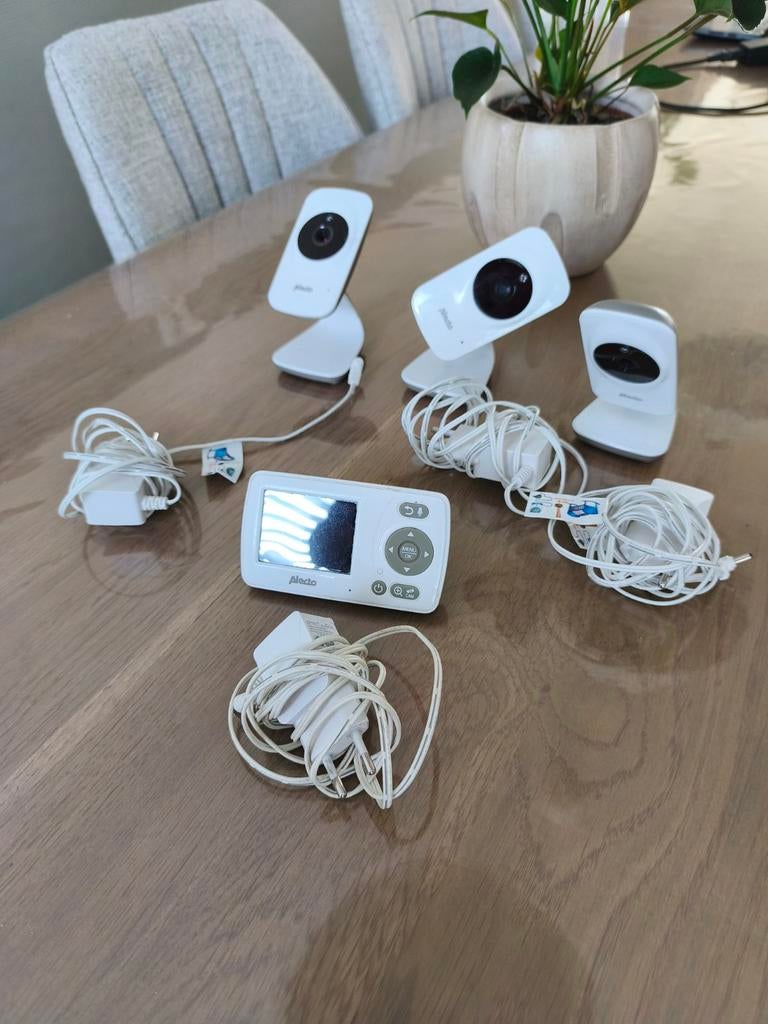 Alecto beeldbabyfoon met 3 camera's en alle adapters, Ophalen of Verzenden, Zo goed als nieuw, 250 meter of meer, Camera