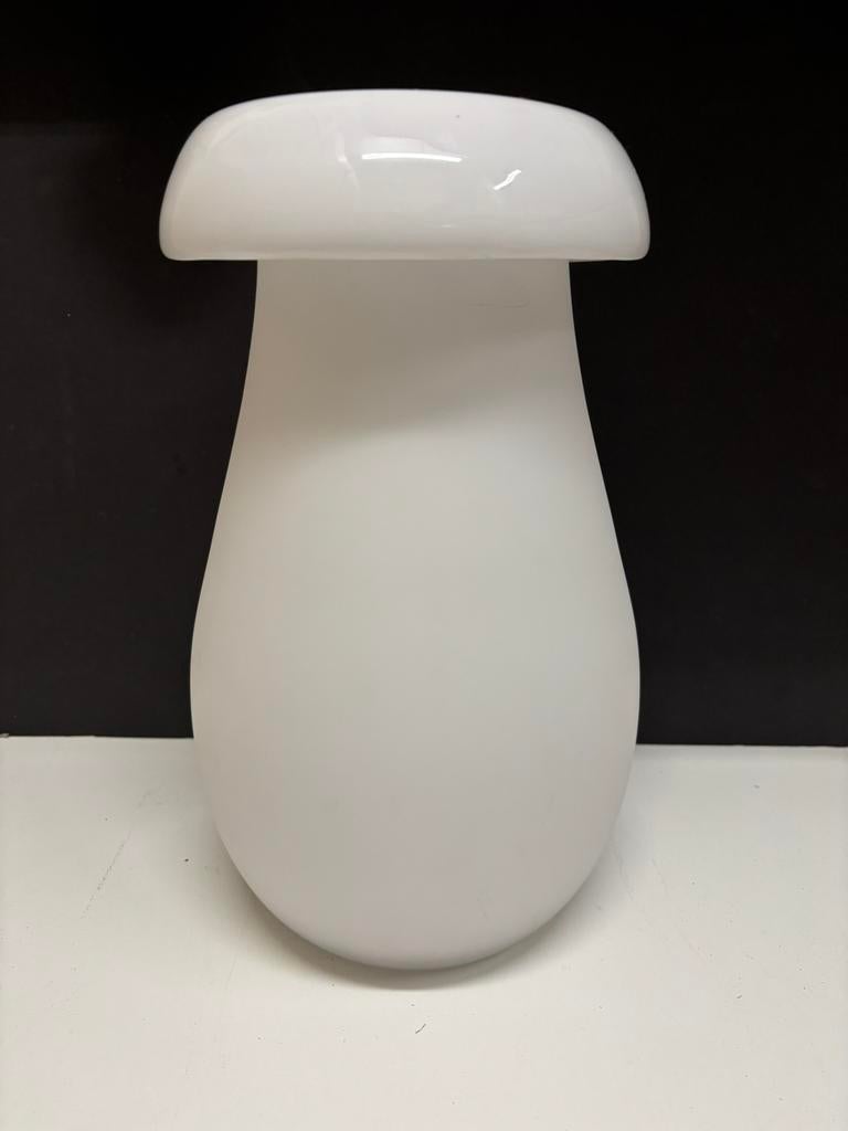 Paddenstoel vaas Maria Vinka voor Ikea, Huis en Inrichting, Woonaccessoires | Vazen, Wit, Aardewerk of Porselein, Ophalen of Verzenden