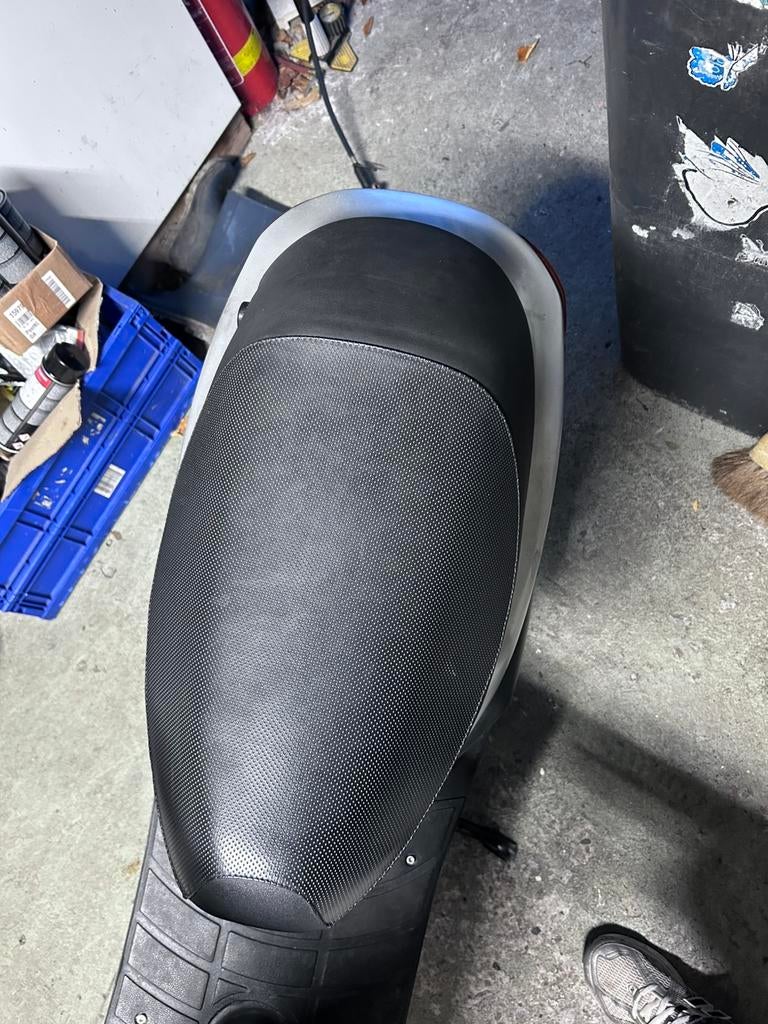 Zip type 1/2/3 fr/sp98 mono zadel, Ophalen of Verzenden, Nieuw, Zadel, Piaggio