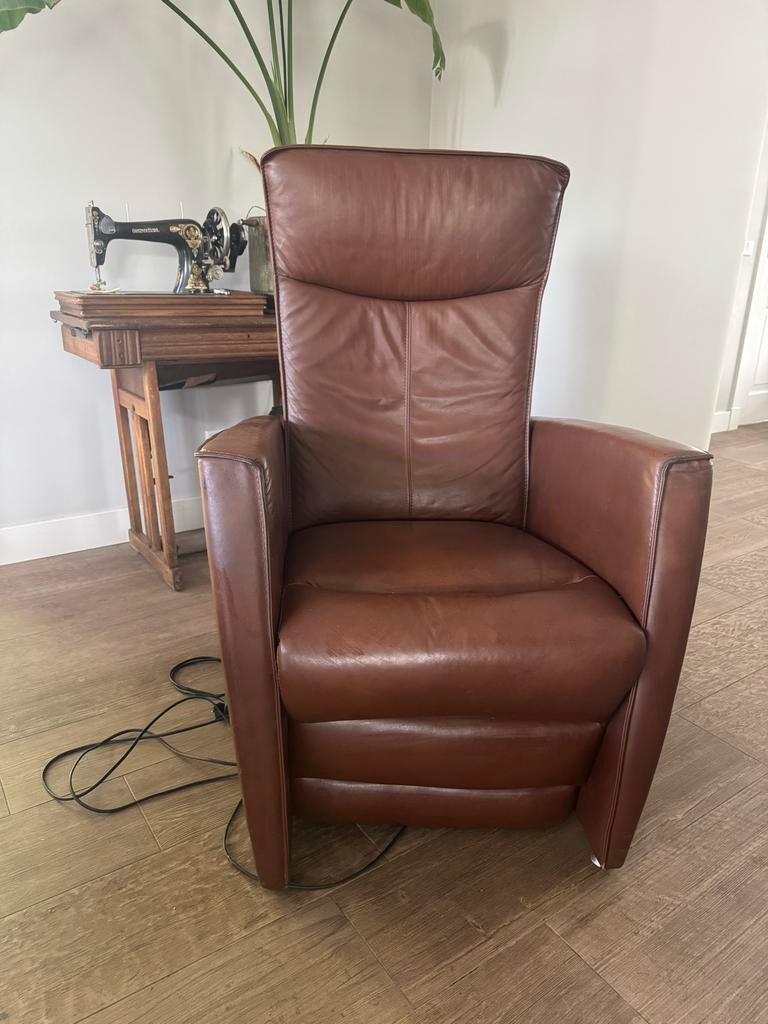 Prominent sta-op relaxstoel bruin leer 4 motoren, Ophalen, Minder dan 75 cm, Leer, Zo goed als nieuw