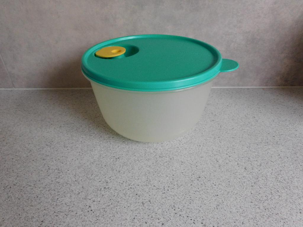 Tupperware Crystal Wave Kom 2 Ltr. Turquoise, Ophalen of Verzenden, Zo goed als nieuw, Groen, Bak of Kom