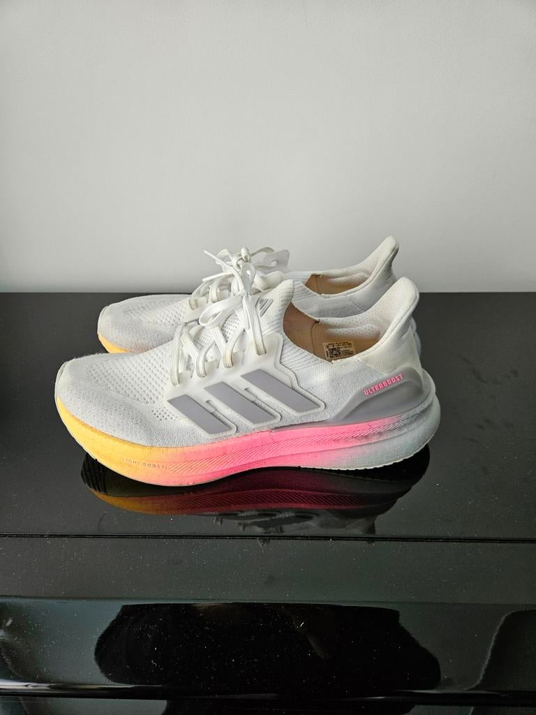 ADIDAS Ultraboost 5 running shoes Size 43,5, Sport en Fitness, Loopsport en Atletiek, Ophalen of Verzenden, Zo goed als nieuw