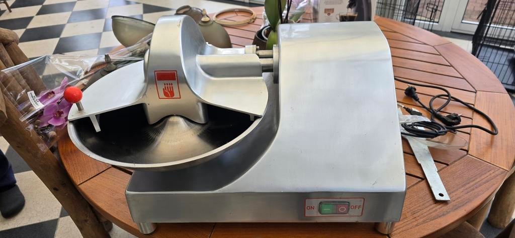 RVS Cutter Vleescutter Groentecutter 9 liter 230V Horeca, 4 liter of meer, Ophalen of Verzenden, 1 snelheid