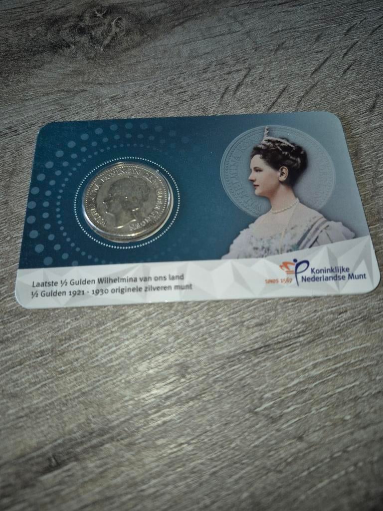 Laatste 2 en halve gulden wilhelmina in coincard 1928, Ophalen of Verzenden, Overige landen
