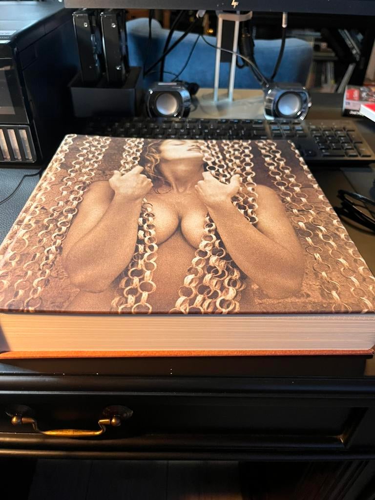 Pirelli kalender boek Imposant zwaar overzicht 1964 2007, Ophalen of Verzenden, Zo goed als nieuw, Fotografie algemeen