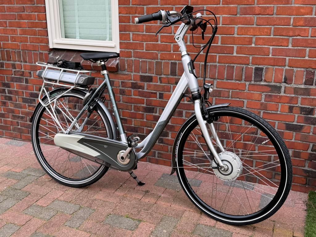 Sparta F8i elektrische dames fiets, Fietsen en Brommers, Ophalen, Sparta, Zo goed als nieuw, 50 km per accu of meer