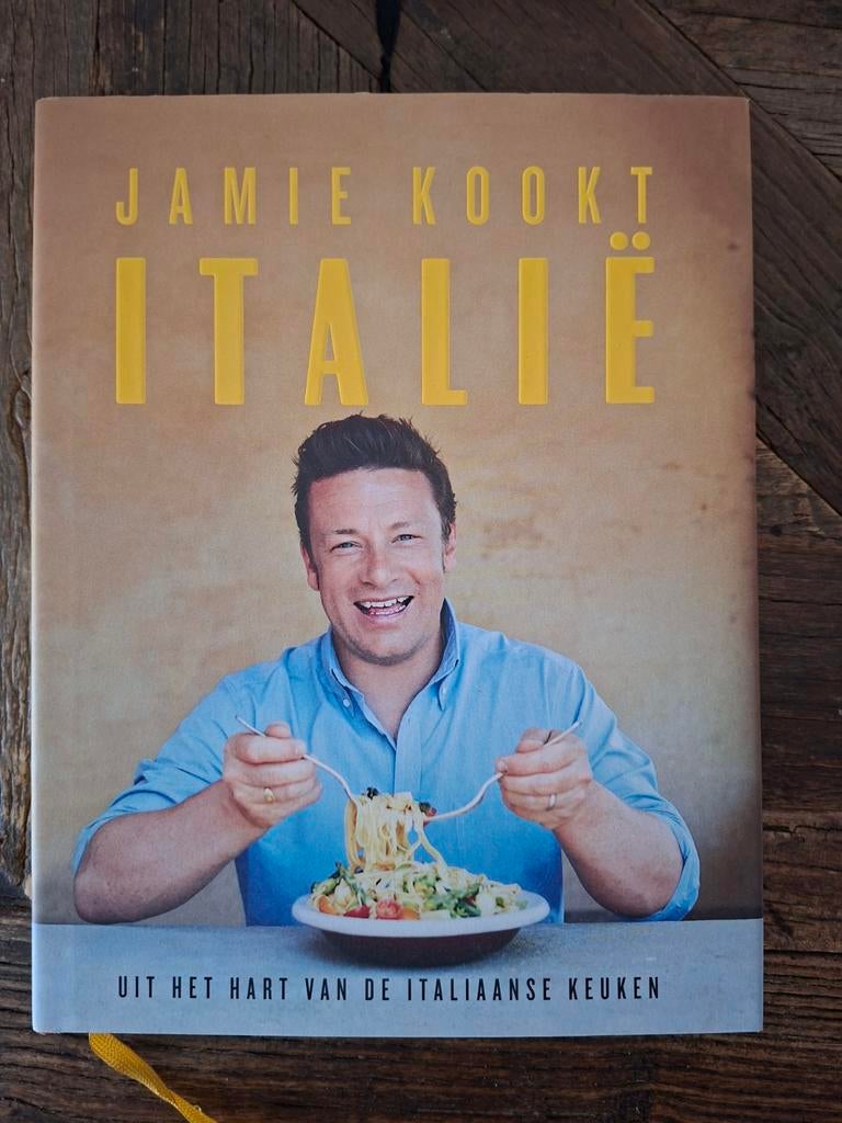 Jamie Kookt Italië: Uit het hart van de Italiaanse keuken, Italië, Hoofdgerechten, Ophalen of Verzenden, Zo goed als nieuw
