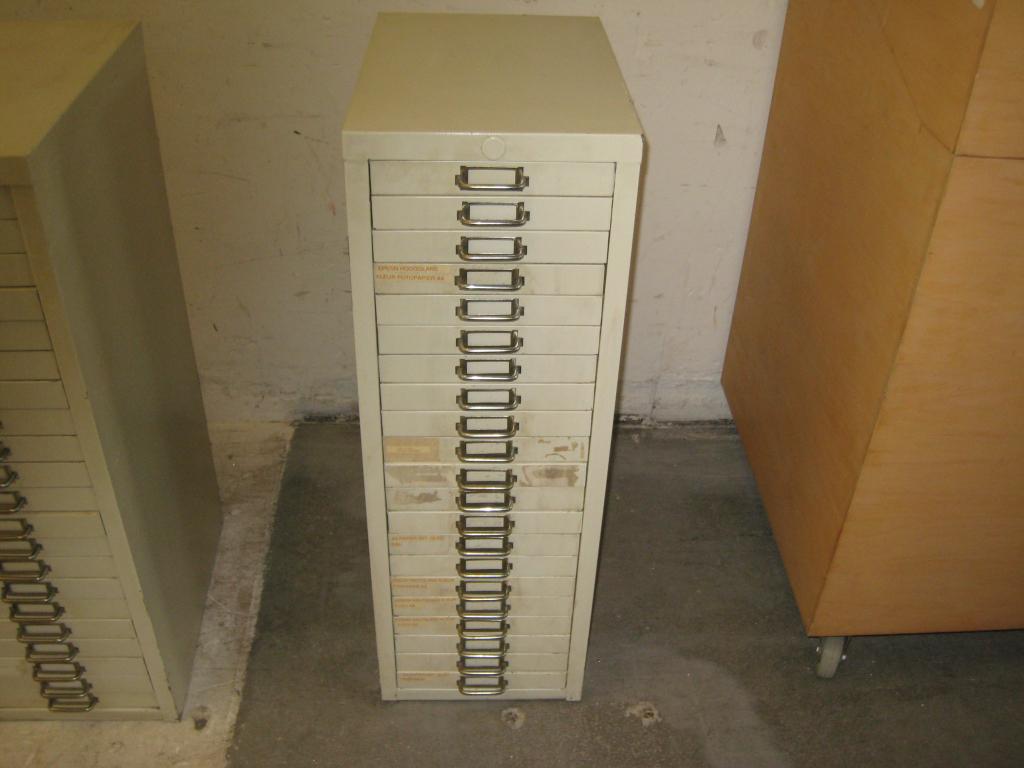 Metalen ladenkastje met 21 laatjes, Niet ingevuld, Gebruikt, Niet ingevuld, Niet ingevuld