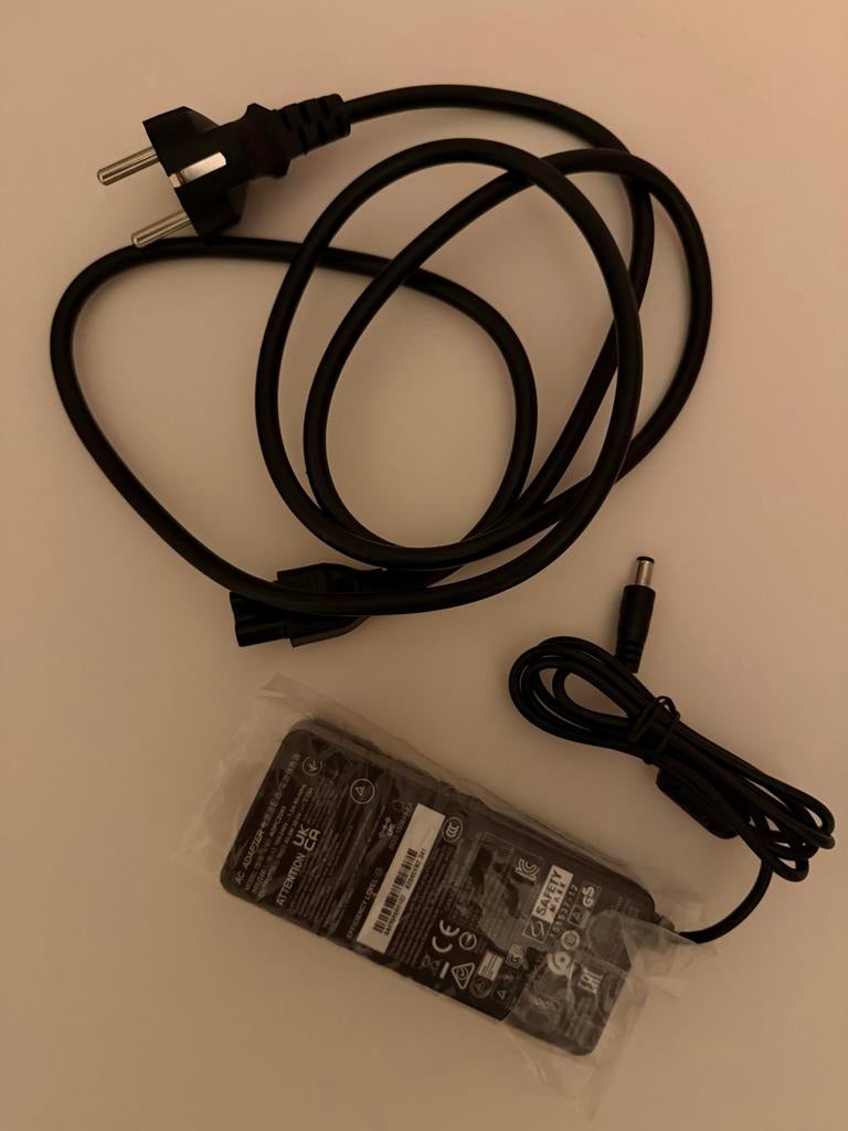 Nieuwe adapter voor MSI Optix G24C4 Monitor, Computers en Software, Monitoren, Ophalen of Verzenden, Nieuw