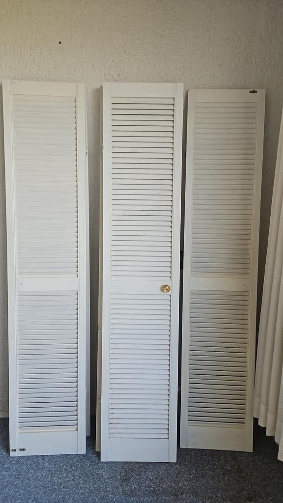 Hardhouten louvre deuren luiken, Ophalen