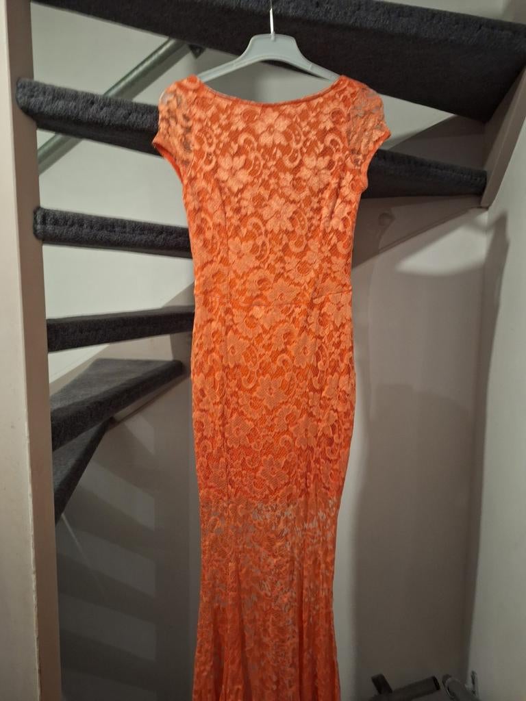 Elegante oranje kanten galajurk met open rug, maat 36, Ophalen of Verzenden, Maat 36 (S), Oranje
