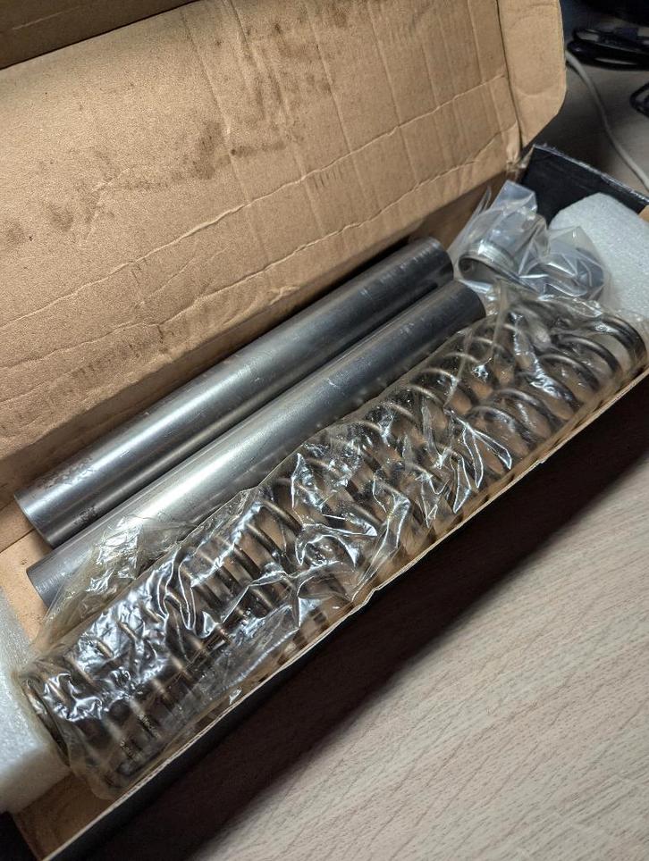 Dyna Streetbob - voorvorkveren OEM, Motoren, Onderdelen | Harley-Davidson, Gebruikt, Ophalen of Verzenden