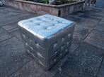 60e Jaren zilver kleurige hocker /poef in mooie staat +meer., Ophalen of Verzenden, Zo goed als nieuw, Rechthoekig, 125 cm of meer