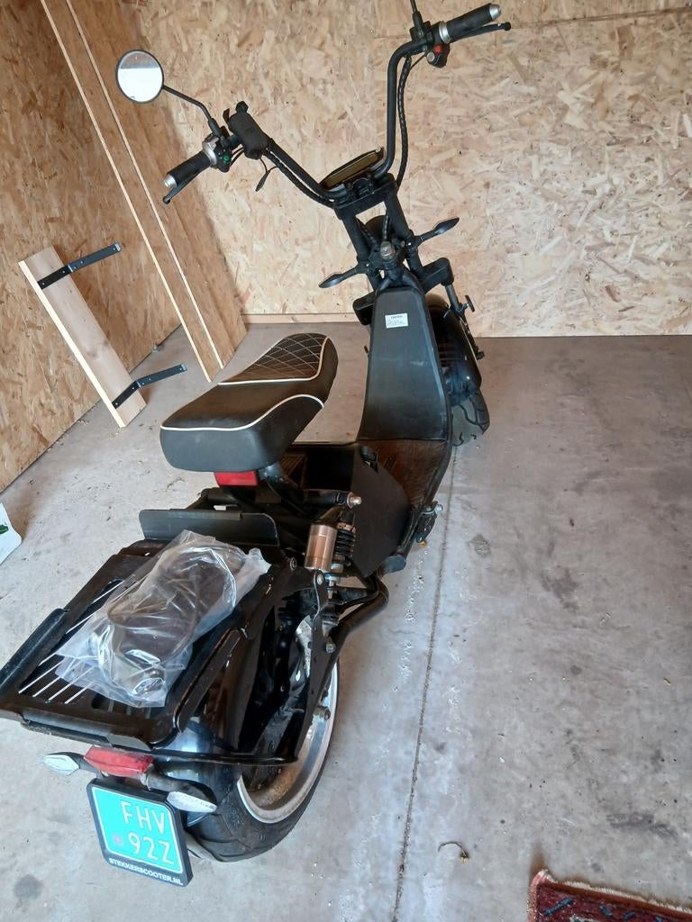 E chopper Luqi weinig km, Ophalen, Overige modellen, Zo goed als nieuw, Maximaal 25 km/u