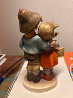 Hummel beeldje 94 "Surprise" - Jongen en meisje, Verzamelen, Beelden en Beeldjes, Ophalen of Verzenden, Zo goed als nieuw, Hummel