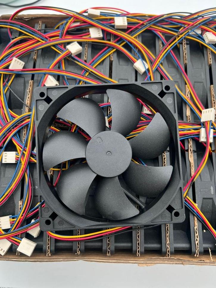 12V DC Brushless Ventilator 120mm – Delta AFB1212SH, Computers en Software, Computerkoelers, Nieuw, Luchtkoeling, Ophalen of Verzenden