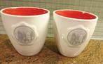 Set: 2 Koffiemokken van de Postcodeloterij - Grachtenpandjes, Huis en Inrichting, Ophalen of Verzenden, Zo goed als nieuw, Overige stijlen