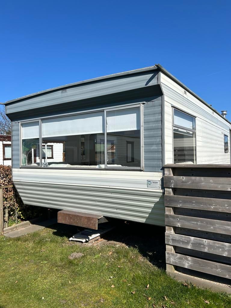 Ruime stacaravan 900x350cm met nieuwe airco te koop, Tot en met 4