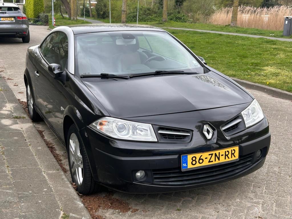 Renault Mégane 2.0 16V 120KW Cabrio E4 2008 Zwart, Auto's, Renault, 1998 cc, 4 cilinders, Cabriolet, 4 stoelen