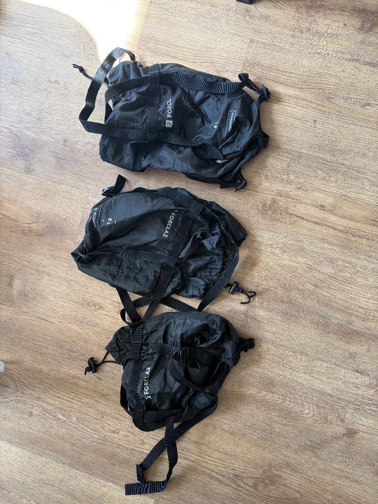 3x compressiezak 8L Forclaz, Sport en Fitness, Bergsport en Wandelen, Ophalen of Verzenden, Zo goed als nieuw, Overige typen