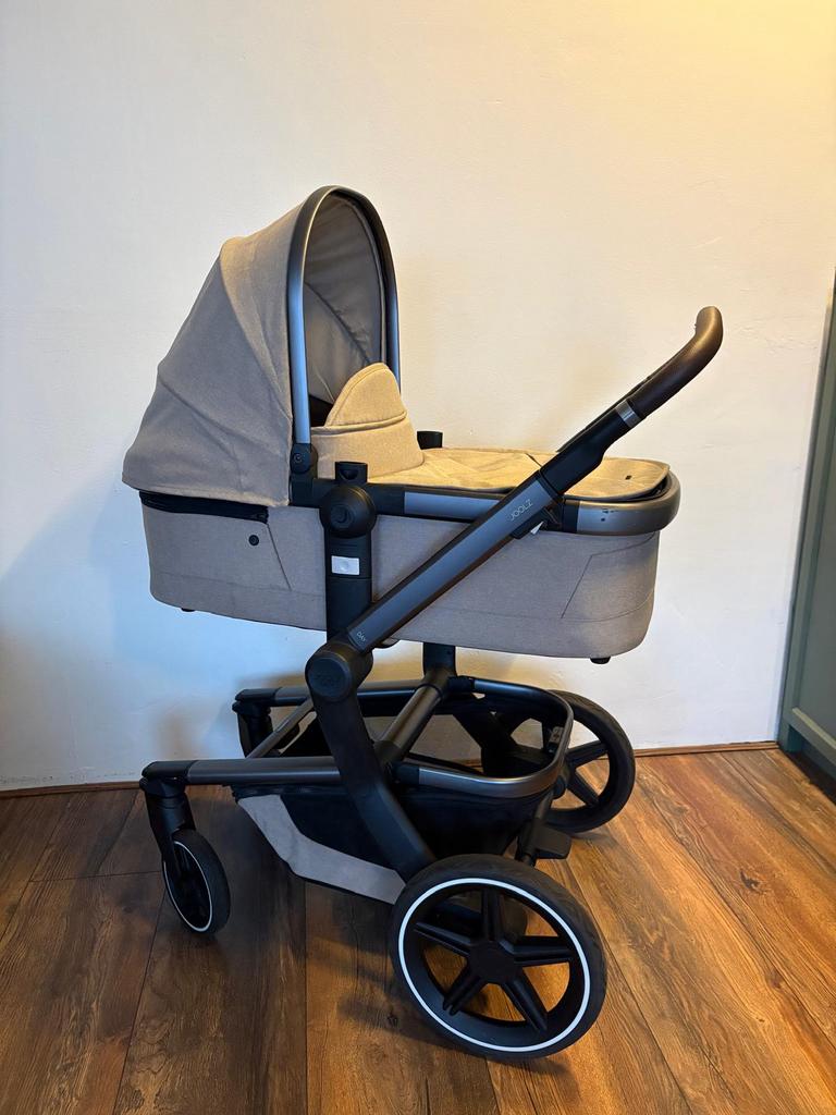 Joolz kinderwagen in de kleur Taupe, Ophalen, Zo goed als nieuw, Overige merken
