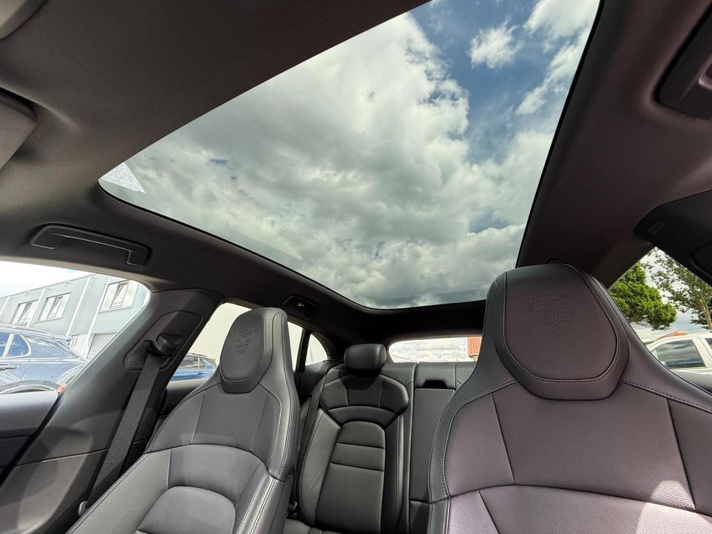 Porsche Taycan Sport Turismo 79 kWh SPORT CHRONO/PANO/ACC, Auto's, Achterwielaandrijving, Gebruikt, 433 km, 110 €/maand