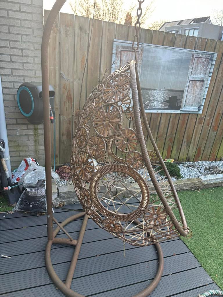 Rotan schommelstoel met kussens, Tuin en Terras, Ophalen, Gebruikt, Rotan
