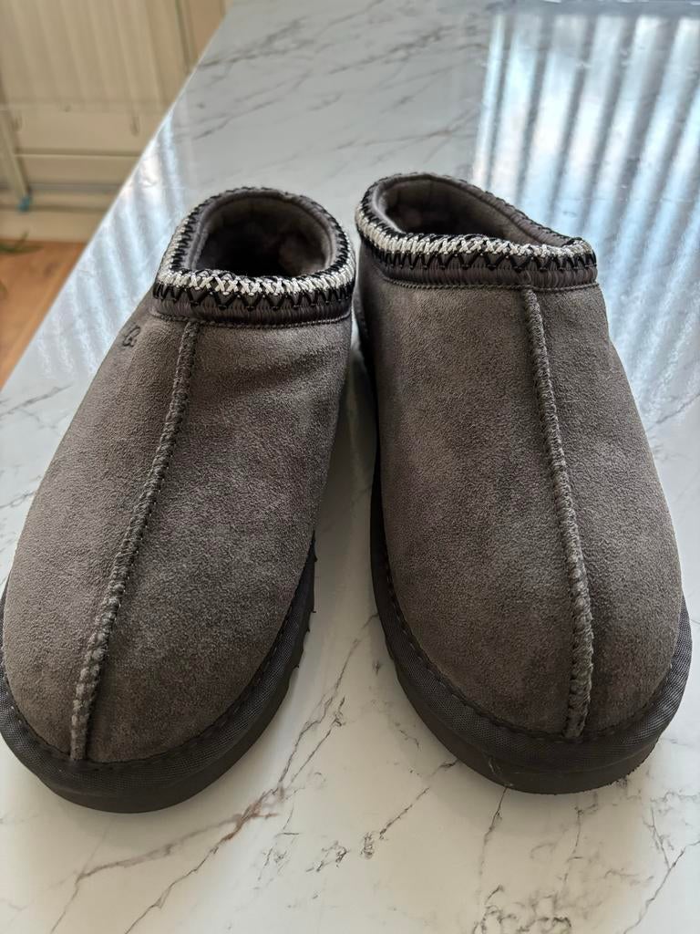 Uggs instappers, Ophalen of Verzenden, Nieuw, Grijs, Instappers