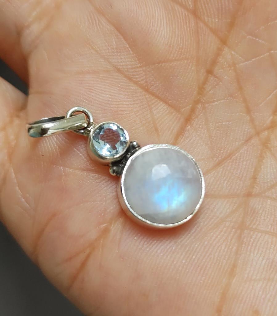 925 zilveren hanger met natuurlijke R. Maansteen , Topaas, O.T., Blauw, Nieuw, Ophalen of Verzenden