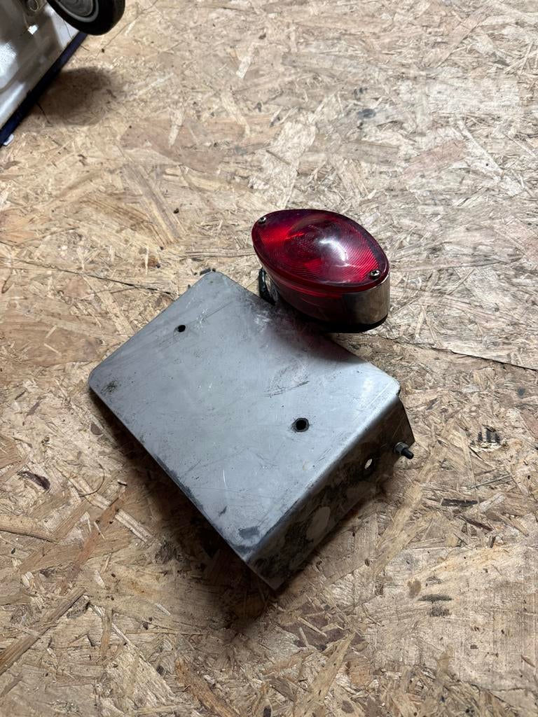 Kentekenplaathouder zijkant met achterlicht voor custom moto, Motoren, Ophalen of Verzenden, Gebruikt